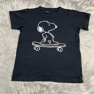 Uniqlo Kaws Peanuts Snoopy Black White Skateboard Shirt Boys 7-8